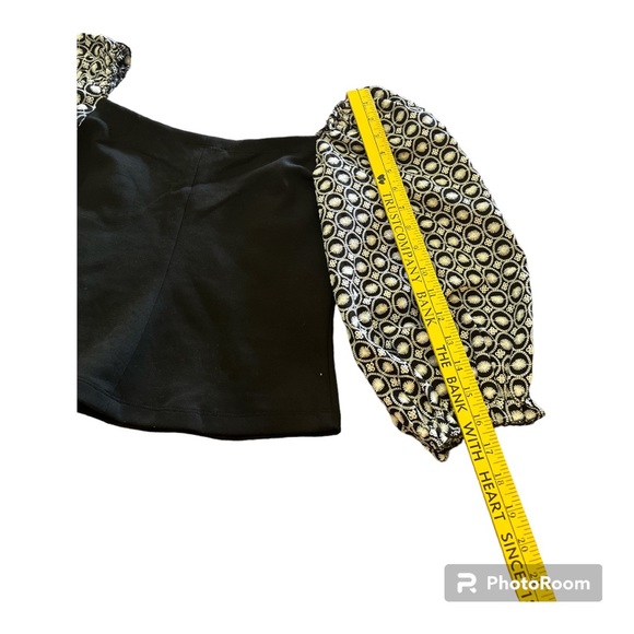 - Badgley Mischka b/w top - Picture 7 of 12